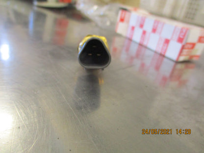 Isuzu NPR Genuine Water Temperature Sensor New Part