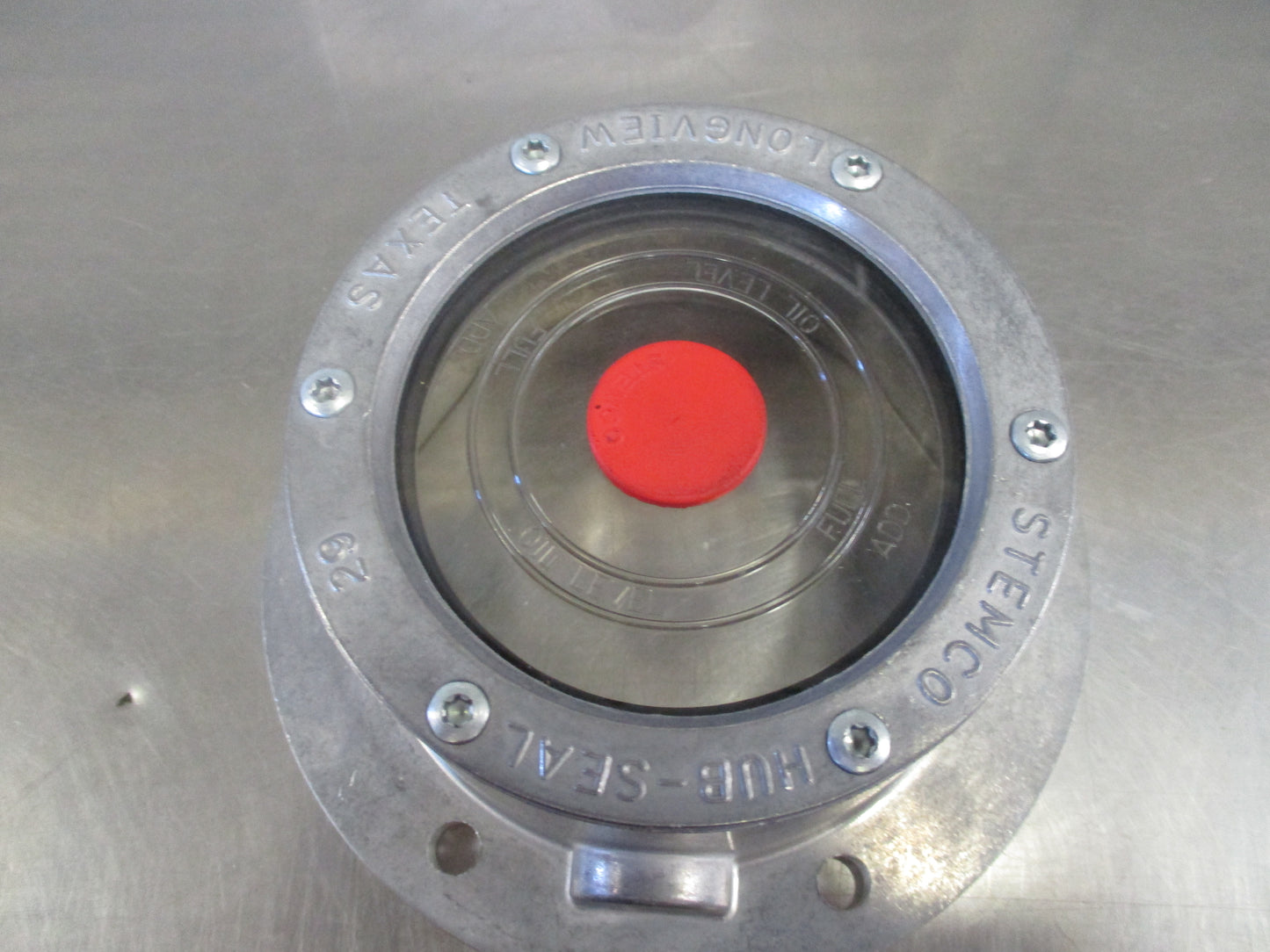 Isuzu FVD32 Genuine Front Hub Cap New Part