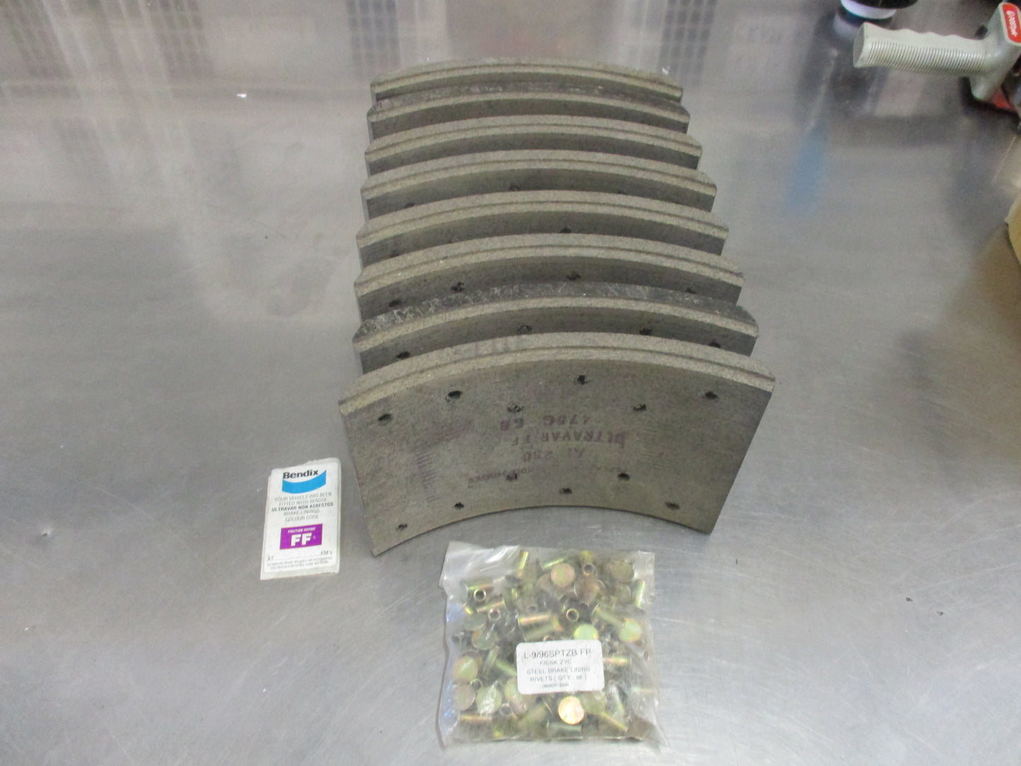 Isuzu Truck Genuine Heavy Duty Brake Shoe Liners New Part
