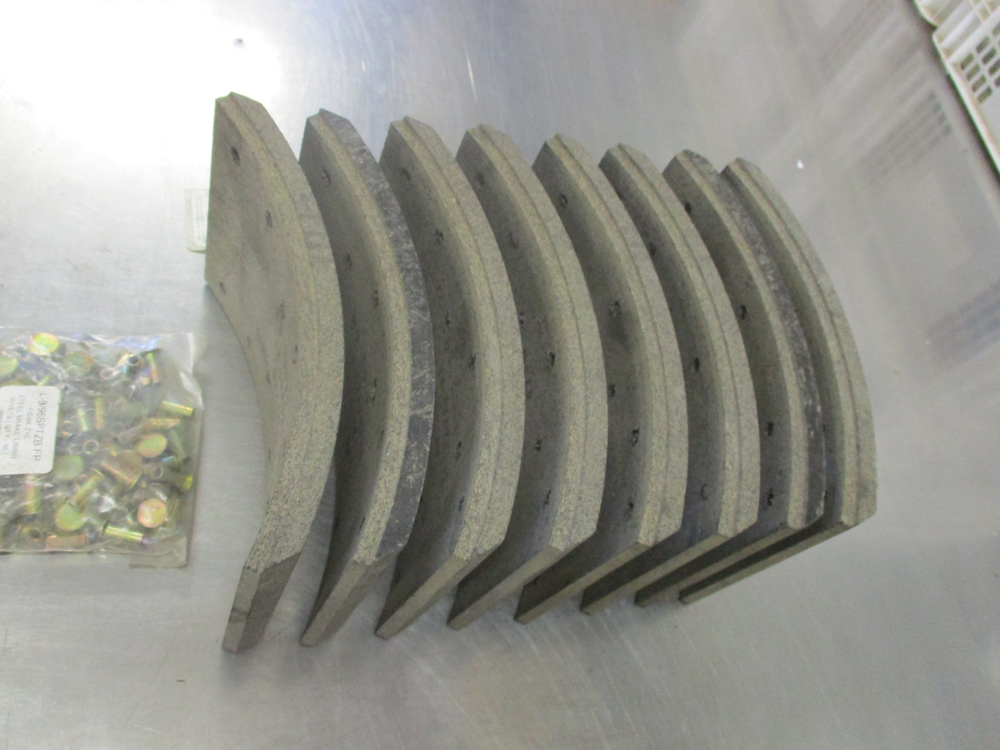 Isuzu Truck Genuine Heavy Duty Brake Shoe Liners New Part