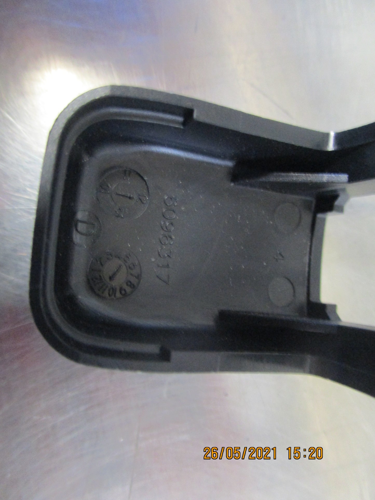 Holden Colorado Genuine Front Seat Belt Guide Adjuster Cover New Part