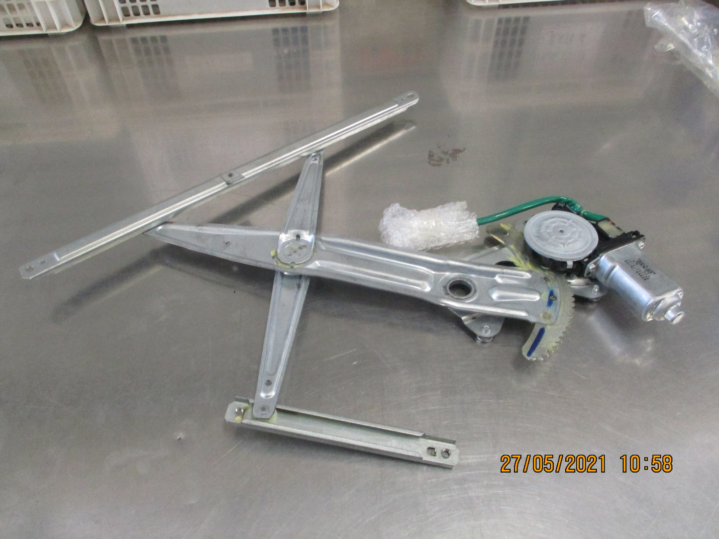 Suzuki Alto Genuine Front Left Regulator Assembly New Part
