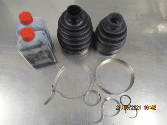 Suzuki Alto Genuine Diff and Wheel Side Boot Set New Part