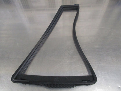 Suzuki Grand Vitara Genuine Rear Right Door Quarter Glass Weatherstrip New Part