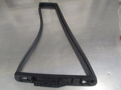 Suzuki Grand Vitara Genuine Rear Right Door Quarter Glass Weatherstrip New Part