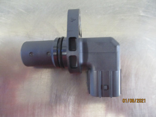 Suzuki Grand Vitara/Kizashi/SX4 Genuine Engine Camshaft Position Sensor New Part