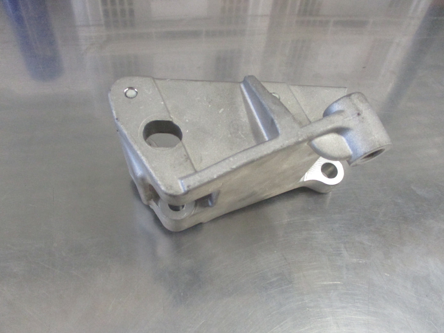 Holden VE/VZ/WM/WL Commodore/Statesman Genuine A/C Bracket New Part
