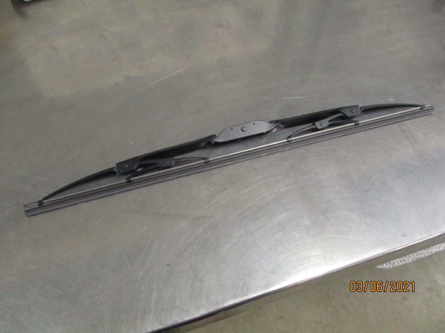 Holden Cruze JG JH Genuine Front Windshield Wiper New Part