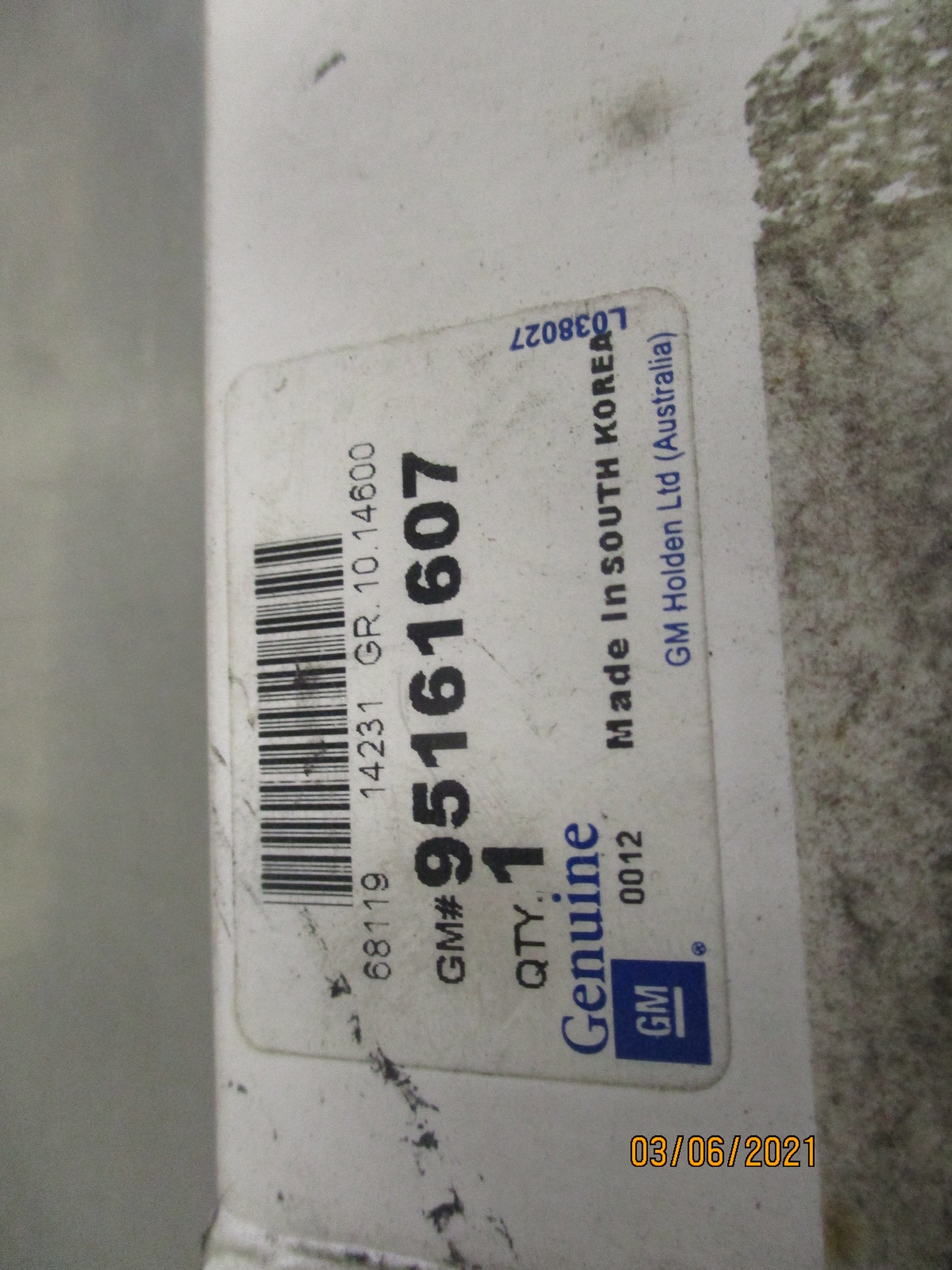 Holden Cruze JG JH Genuine Front Windshield Wiper New Part
