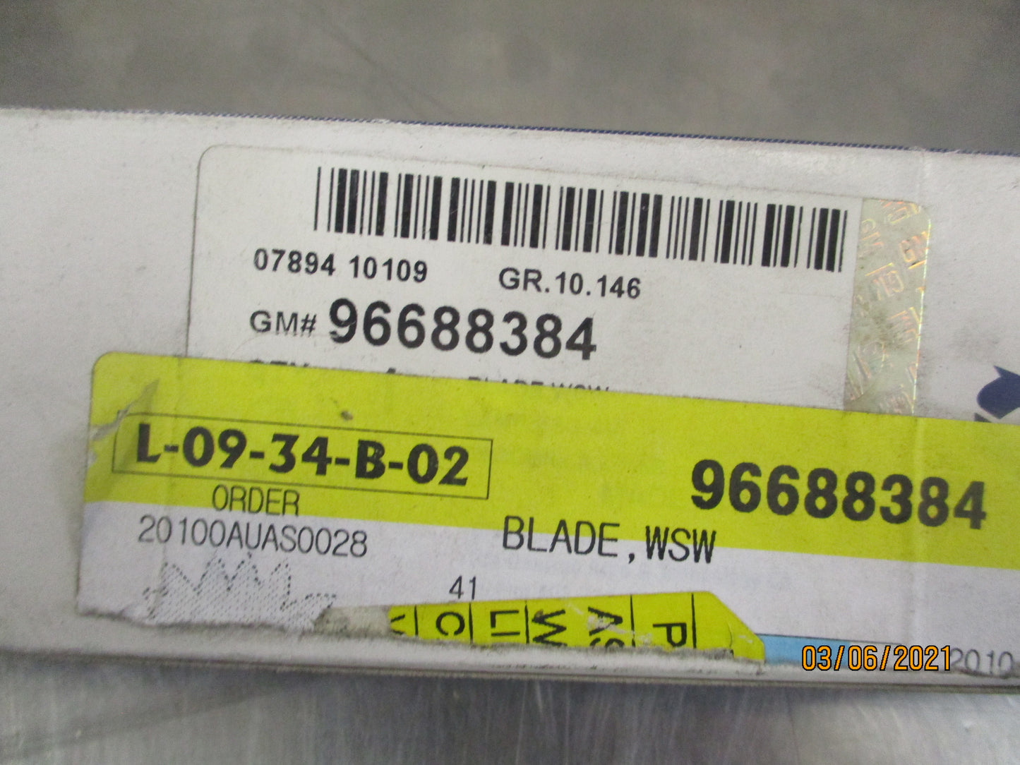 Holden Barina MJ Genuine Front Right Windshield Wiper Blade New Part