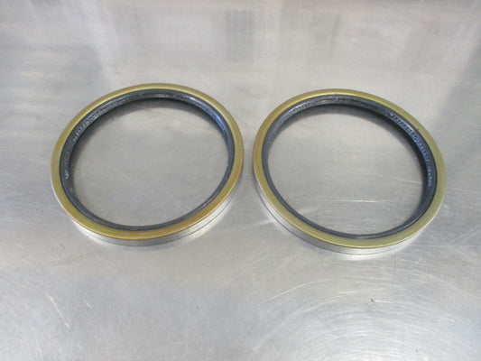 Isuzu CXZ81K Genuine Front Hub Oil Seal Pair New Part