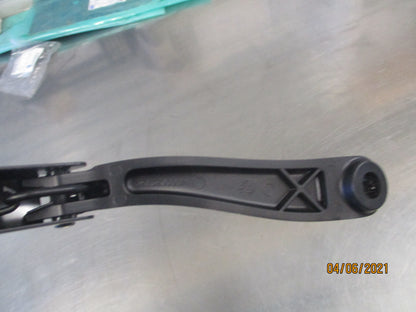 Holden Trax Genuine Right Hand Windshield Wiper Arm New Part