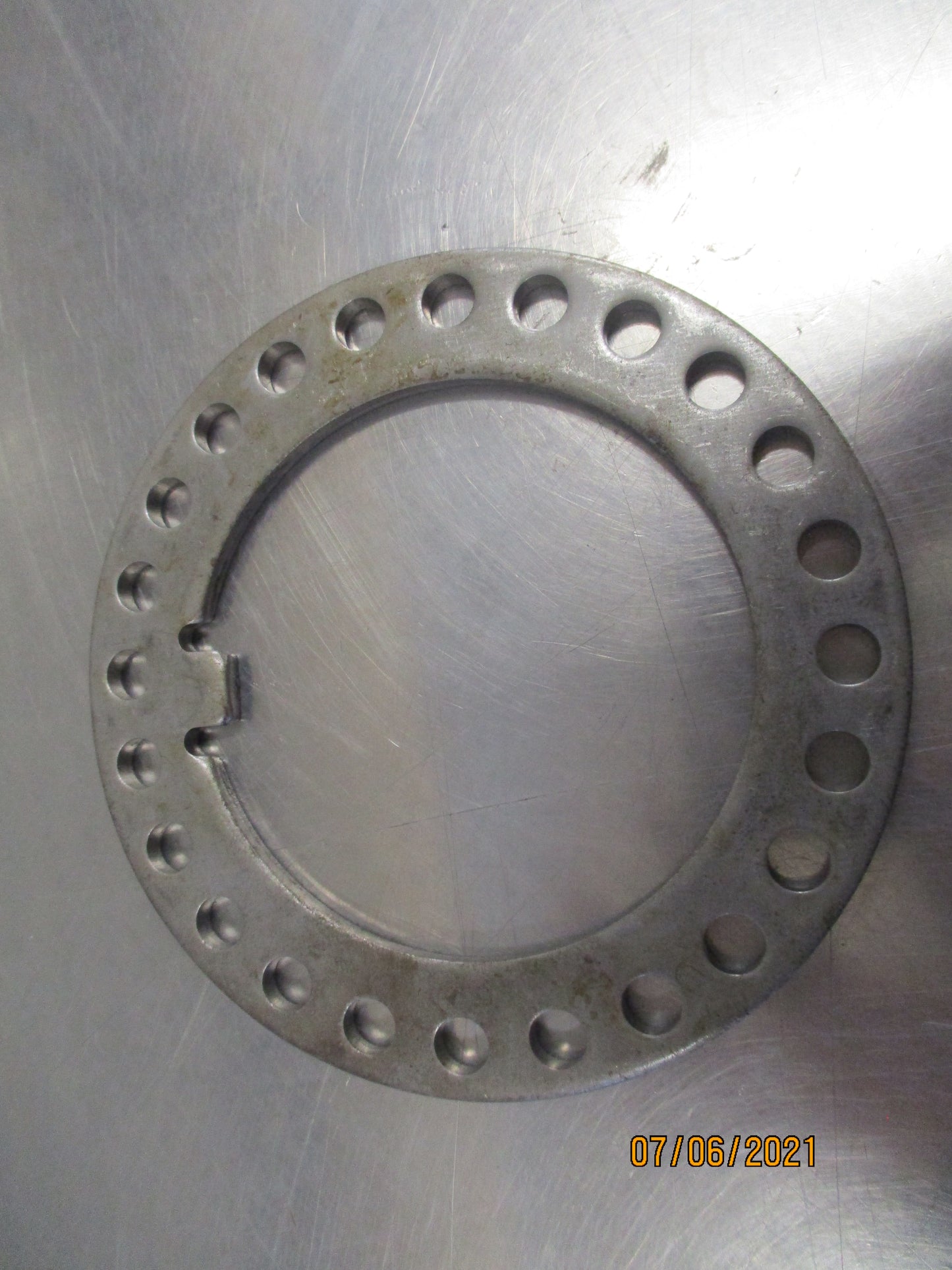 Isuzu FTR Genuine Lock Bearing Nut Washer New Part