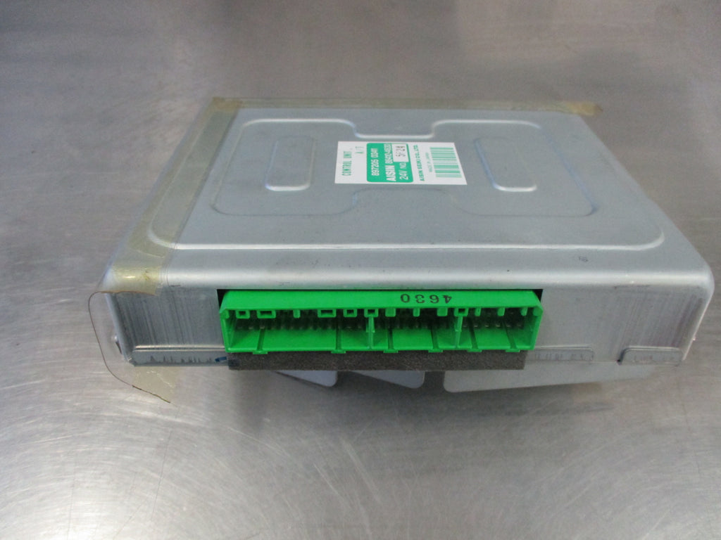 Isuzu NPR Genuine Electronic Control Unit ECU New Part Half Price Isuzu NPR Genuine Electronic Control Unit ECU New Part Half Price