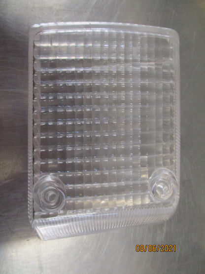 Isuzu FSR11 FVR11 Genuine Right Hand Front White Indicator Lens New Part