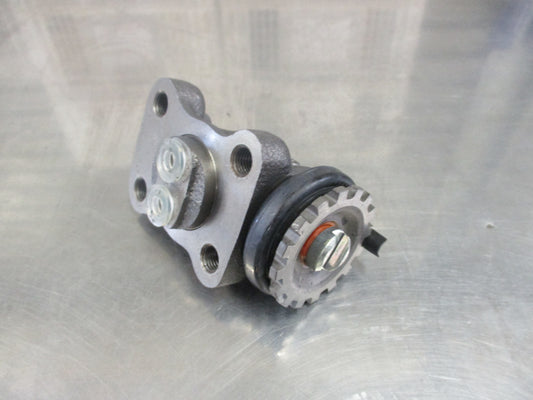 Isuzu ELF N Series Genuine Right Hand Front Wheel Brake Cylinder new Part