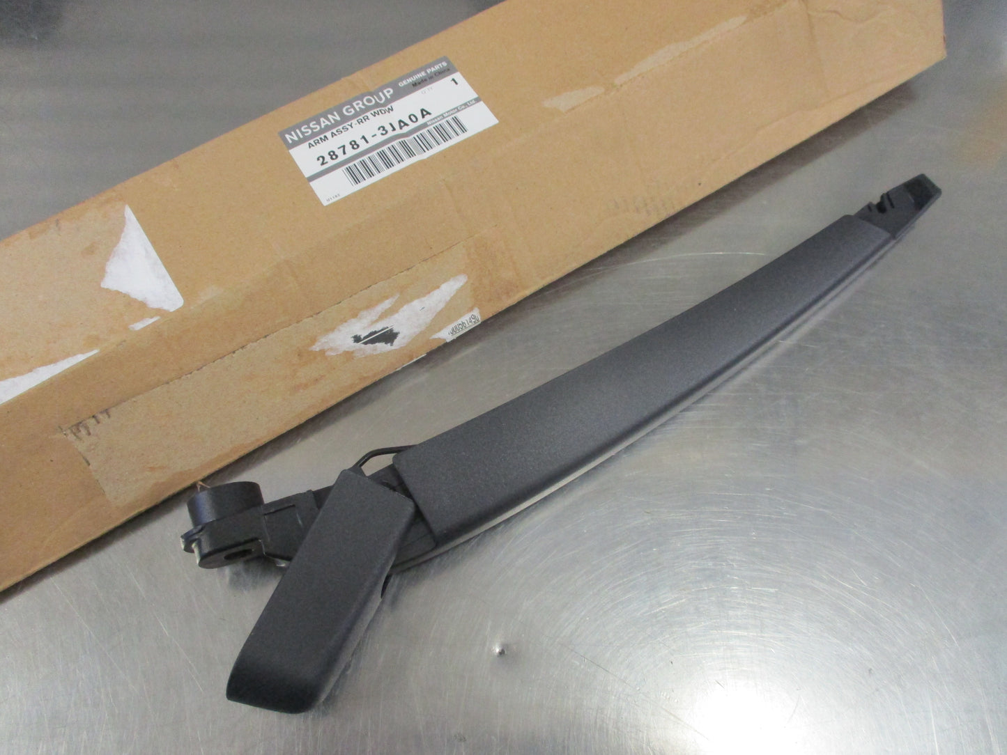 Nissan Pathfinder X-Trail Genuine Rear Window Wiper Arm Assembly New Part