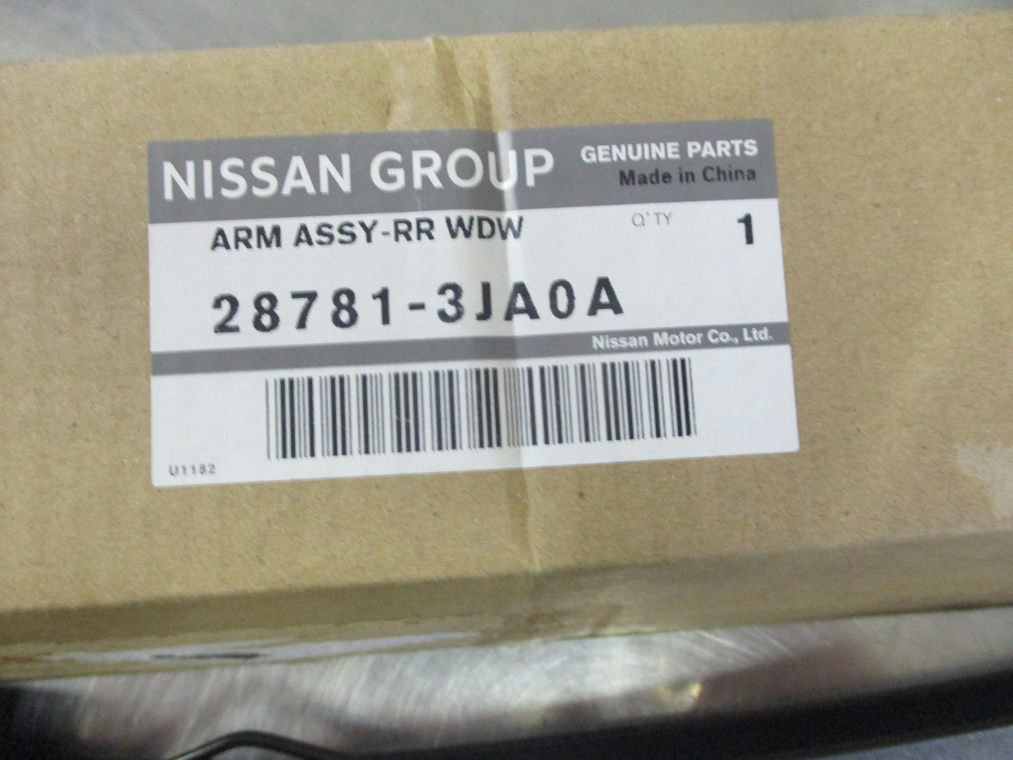 Nissan Pathfinder X-Trail Genuine Rear Window Wiper Arm Assembly New Part