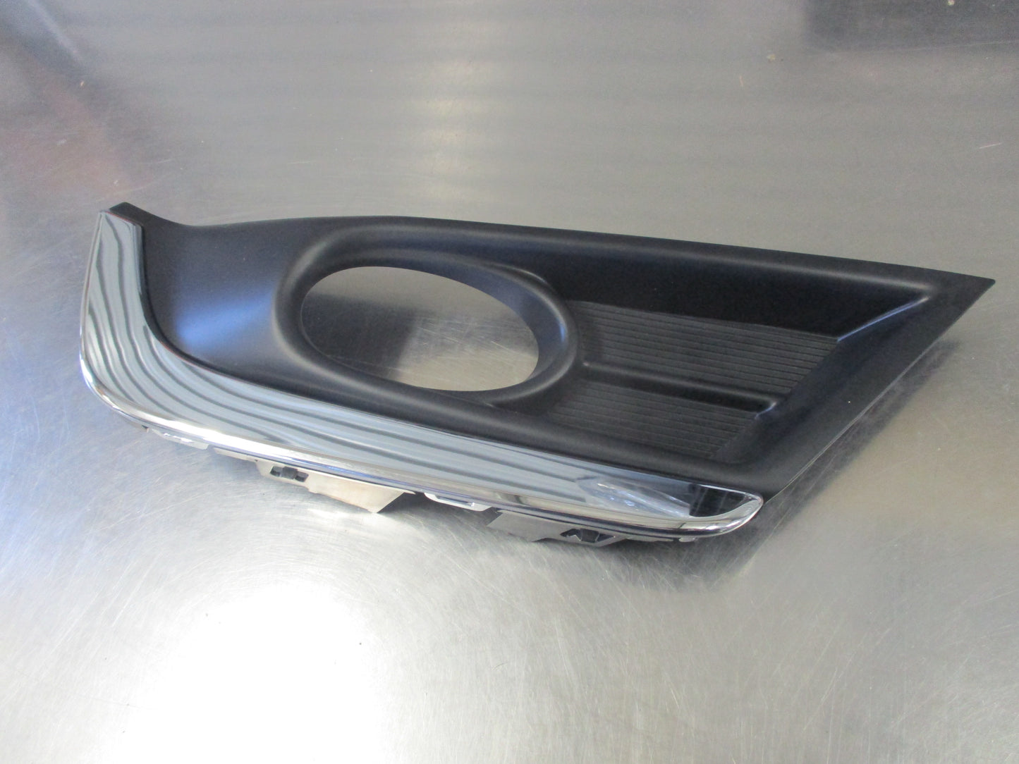 Honda Genuine Front Right Fog Lamp Cover New Part