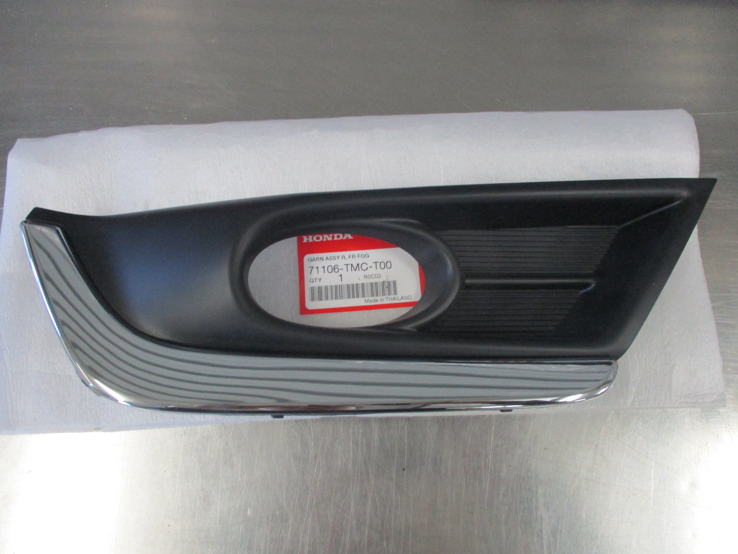 Honda Genuine Front Right Fog Lamp Cover New Part