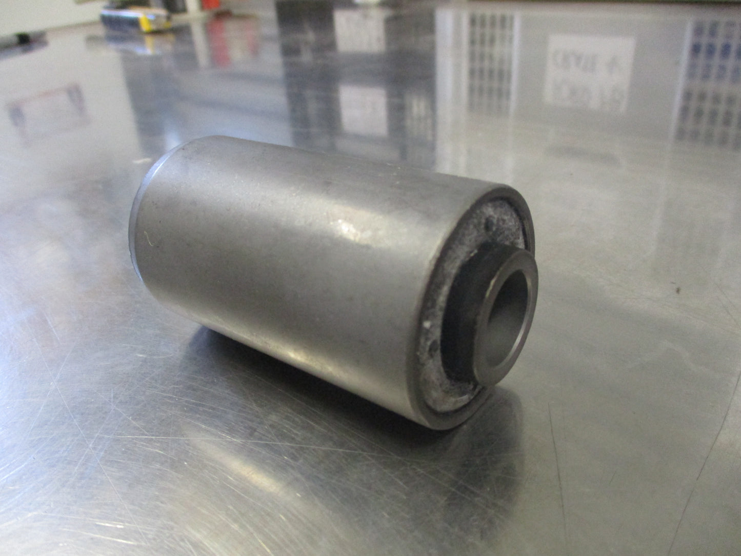 Isuzu ELF NKR/NPR Genuine Rear Axle Leaf Spring Bushing New Part