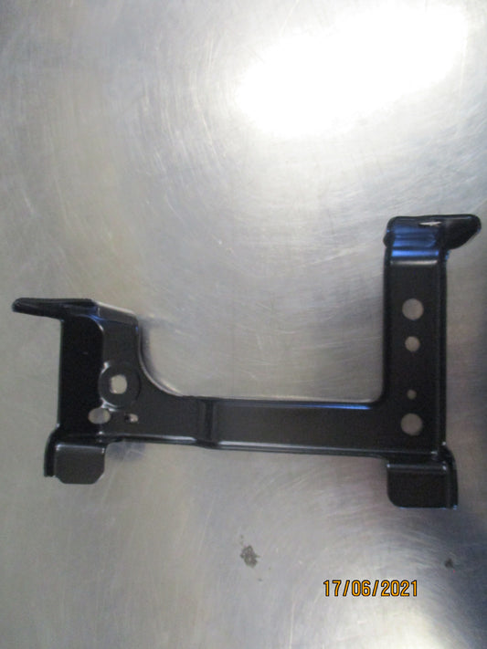 Isuzu FVR Genuine Front Left Fog Combination Lamp Bracket New Part