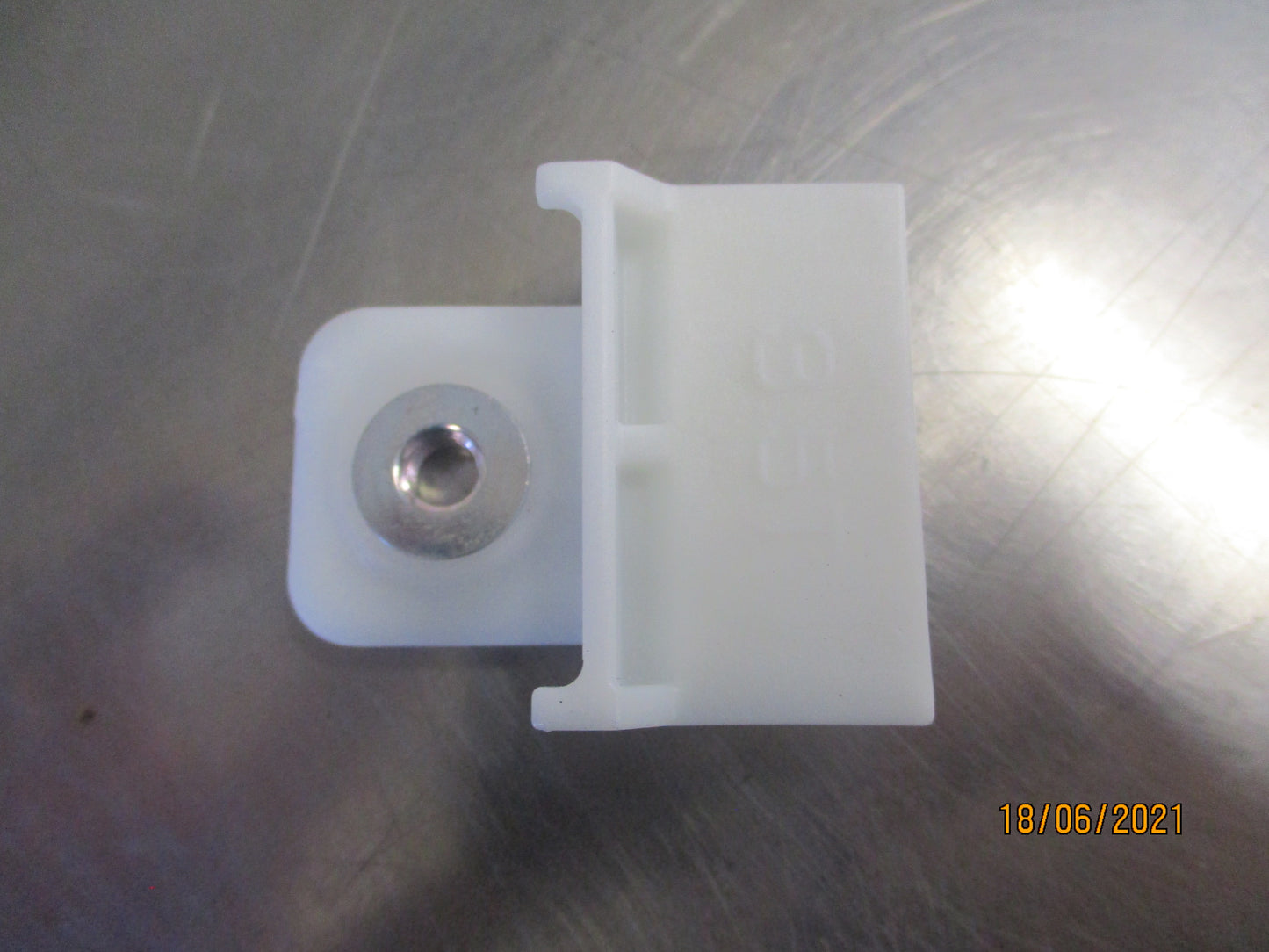 Isuzu FRR/FTR Genuine Glass Door Holder New Part