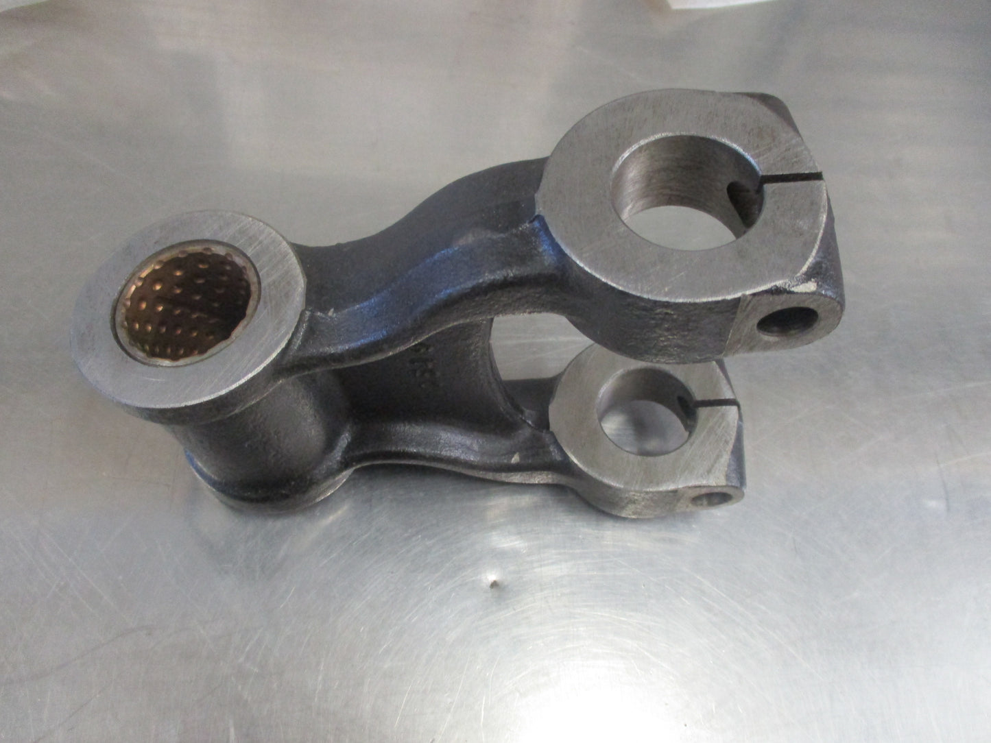 Isuzu CHR/CJR/CQR Genuine Rear Leaf Spring Shackle New Part