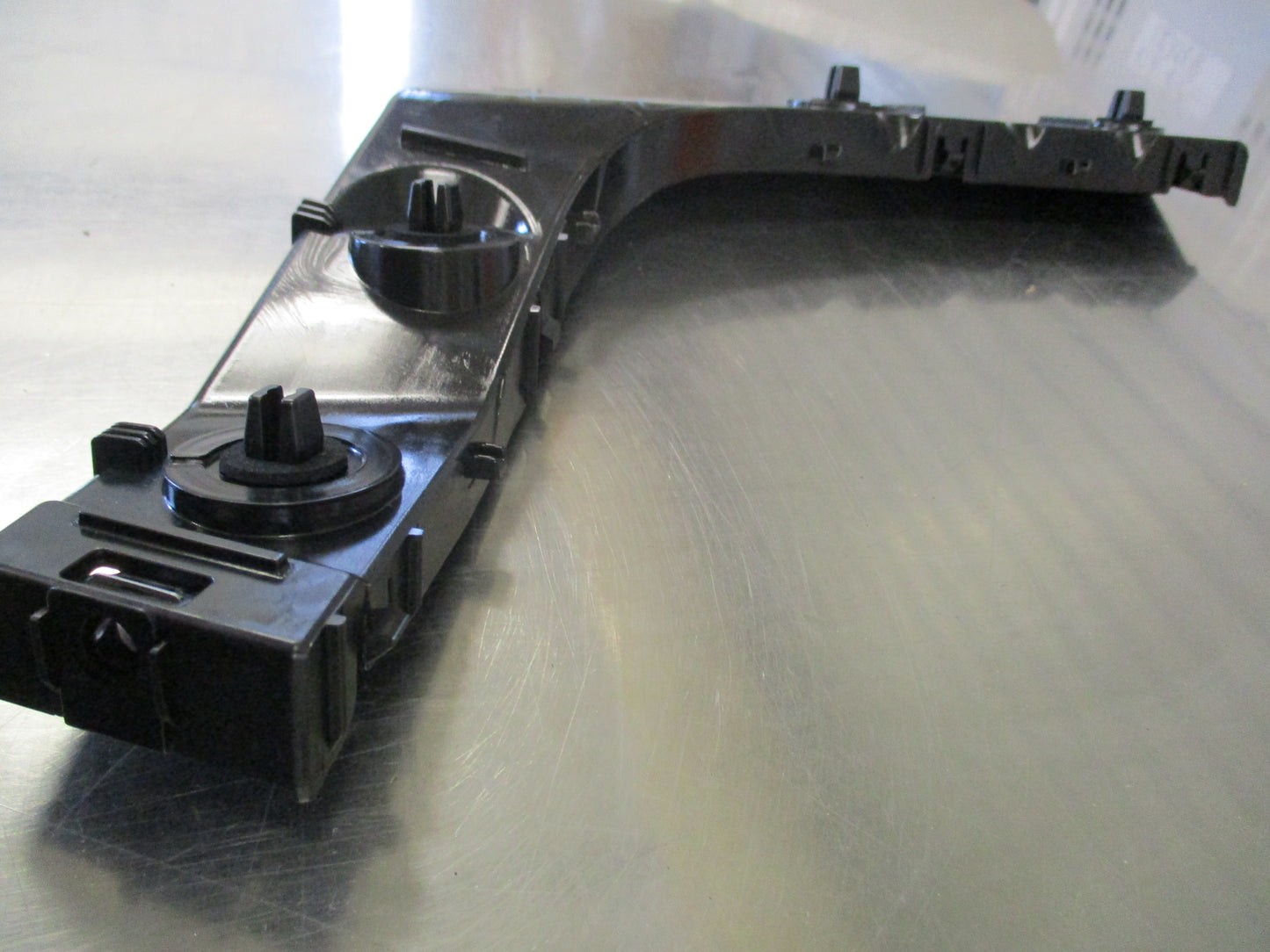 Isuzu MU-X Genuine Lower Rear Bumper Bracket New Part