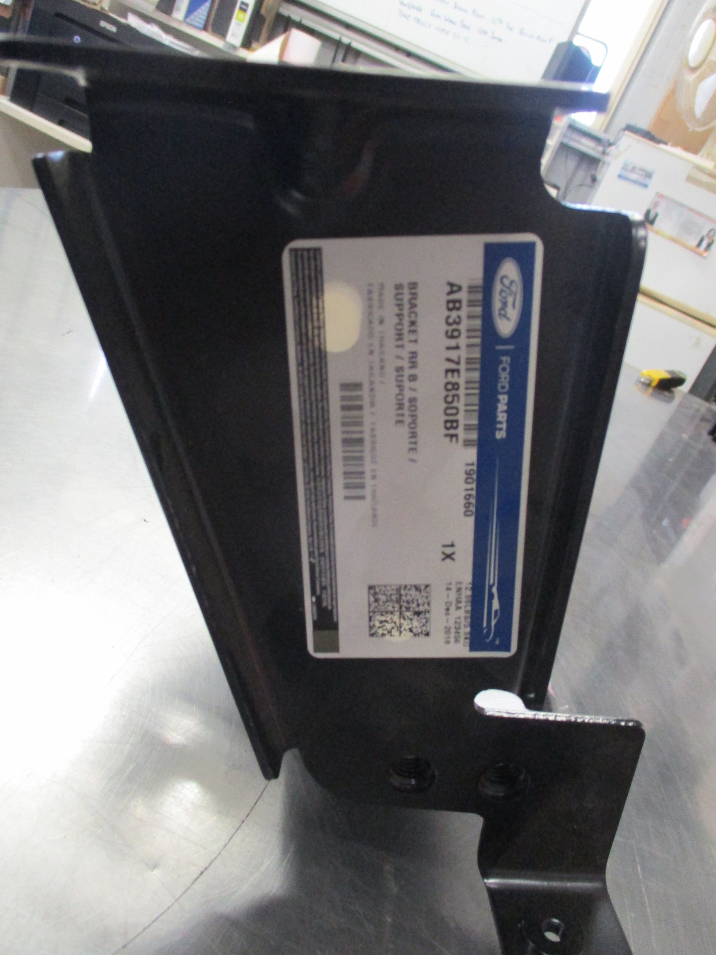 Ford Ranger PX Genuine Rear Bumper Mounting Bracket Assembly New Part