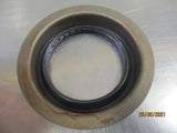 Isuzu NPR/NQR Genuine Oil Seal New Part