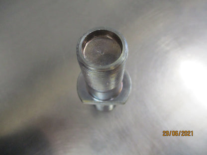 Isuzu FSS/FTS Genuine Front Axle Wheel Pin New Part