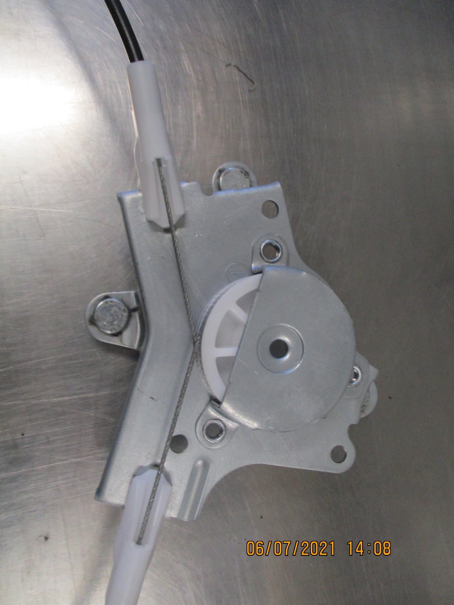 Daewoo Leganza Genuine Front Drivers Window Regulator New Part