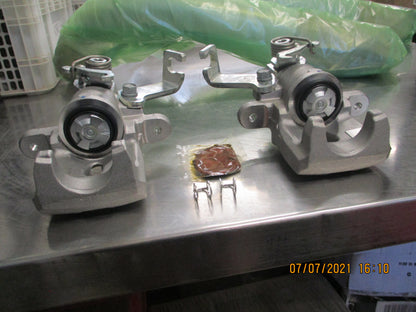 Suzuki Swift Genuine Brake Caliper Cylinder Set New Part