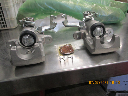 Suzuki Swift Genuine Brake Caliper Cylinder Set New Part