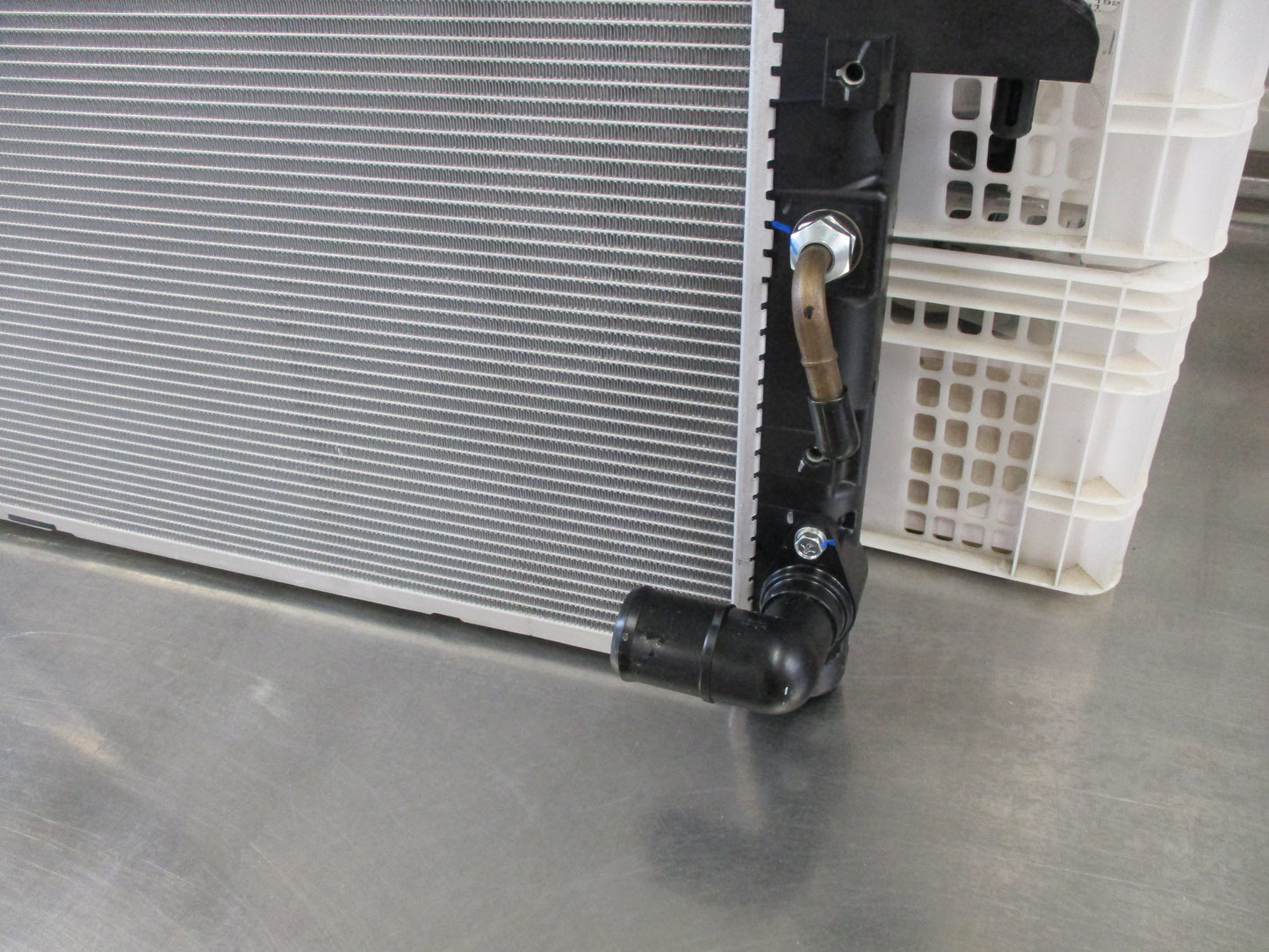 Mitsubishi MN/ML 2.5/3.2L Genuine Automatic Radiator New Part