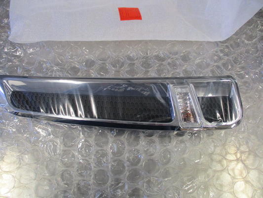 Holden VF Commodore Genuine Right Hand Chrome Indicator New Part