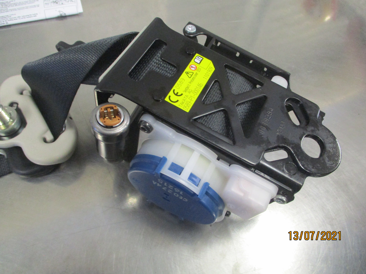 Mitsubishi Triton Genuine Front Outer Right Seat Belt Tensioner New Part