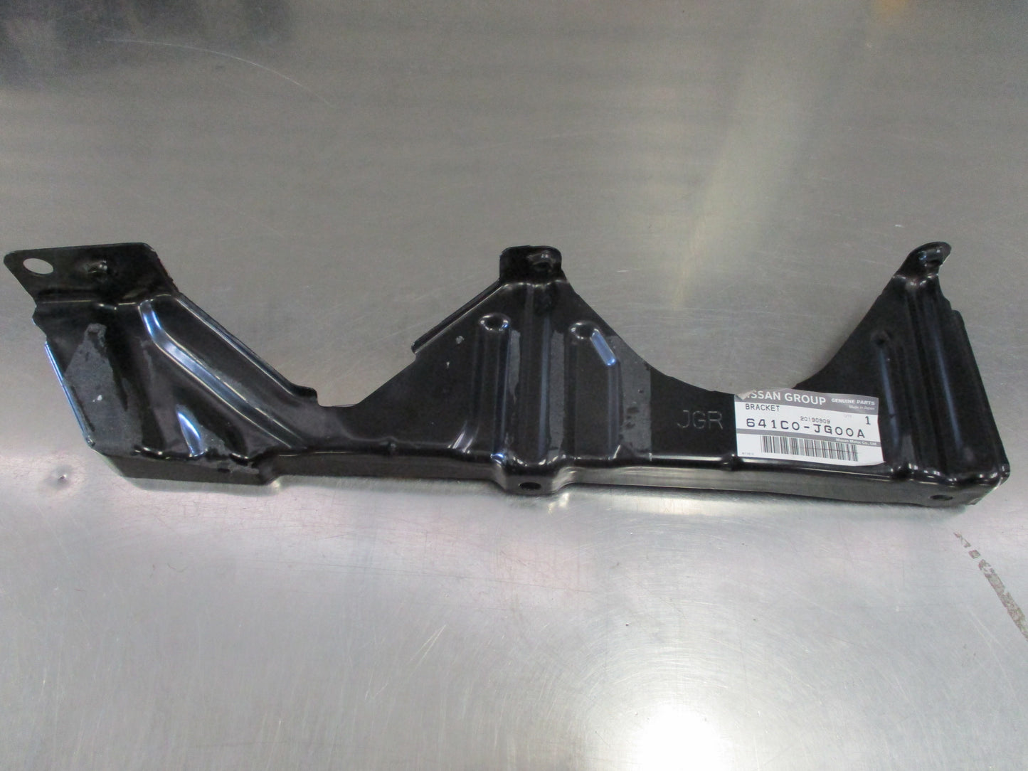 Nissan X-Trail Genuine Bracket Front Right Fender New Part