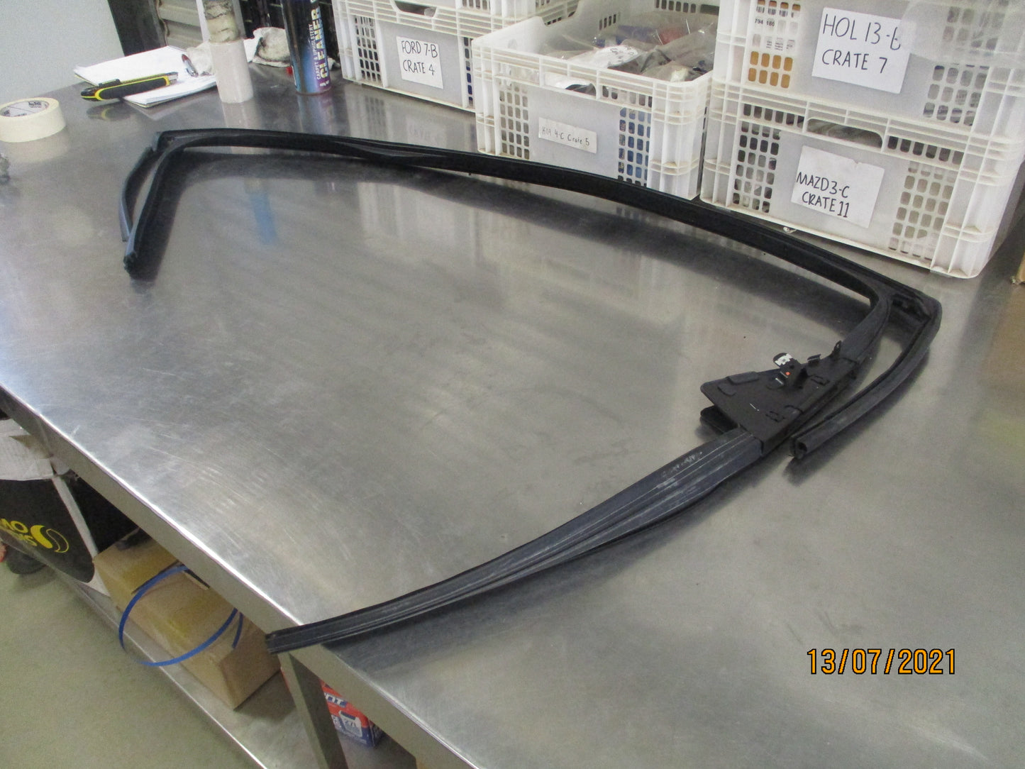 Holden J Astra Genuine Front Left Door Window Seal New Part