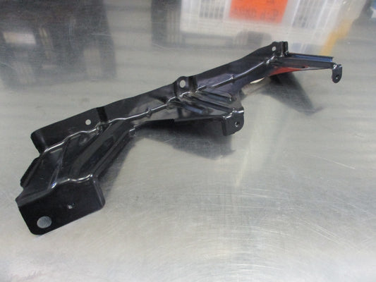 Nissan X-Trail Genuine Bracket Front Right Fender New Part