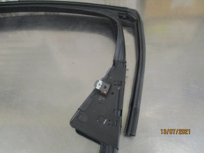Holden J Astra Genuine Front Left Door Window Seal New Part