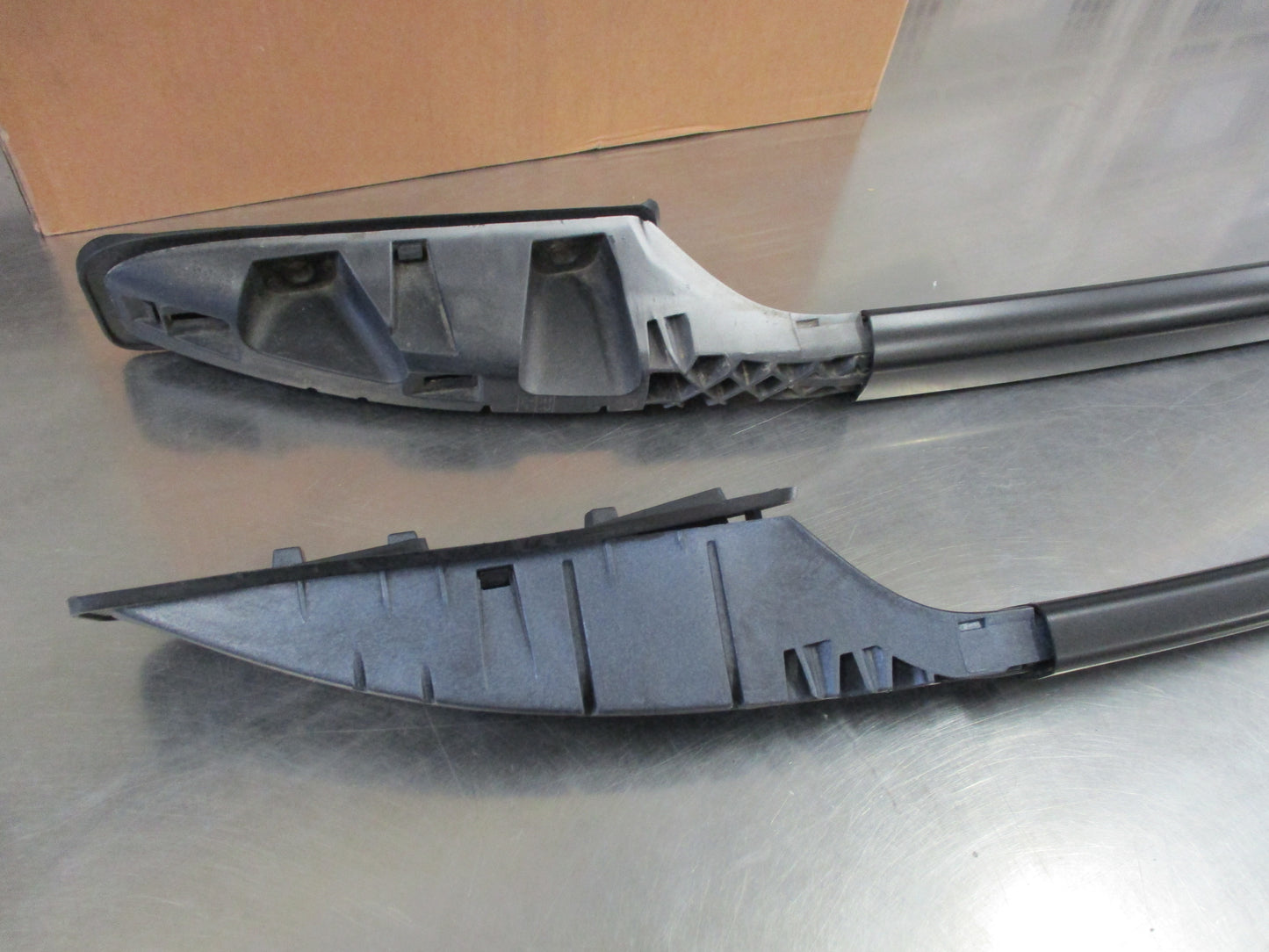Hyundai Elantra Wagon Genuine Roof Rail Pair New Part