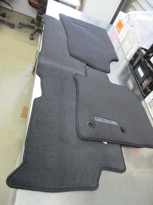 Toyota LandCruiser Genuine 200 GXL Altitude Carpet Mat Set New Part