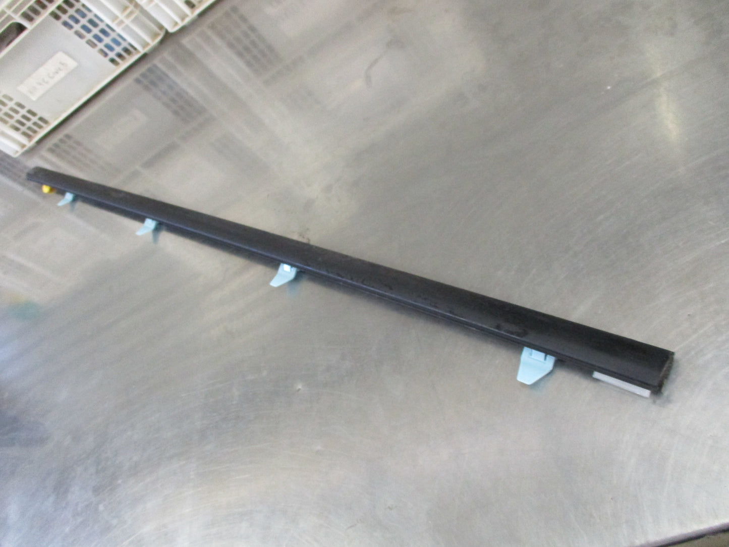 Honda MDX Genuine Right Hand Front Door Reveal Moulding New Part