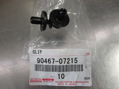 Toyota Various Models Genuine Front Bumper Fender Retaining Clip New Part