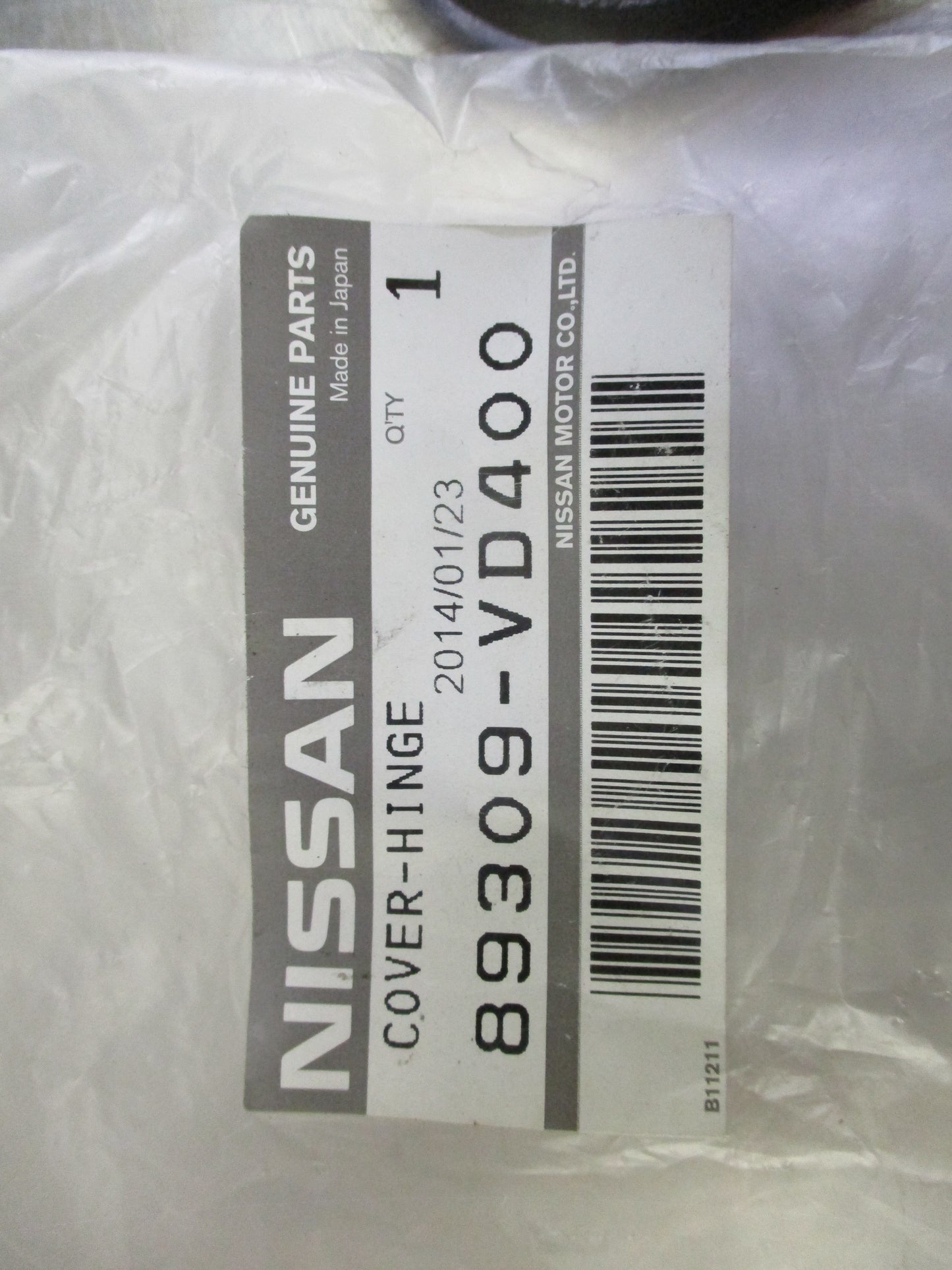 Nissan Patrol Genuine Third Row Driver Seat Hinge Trim New