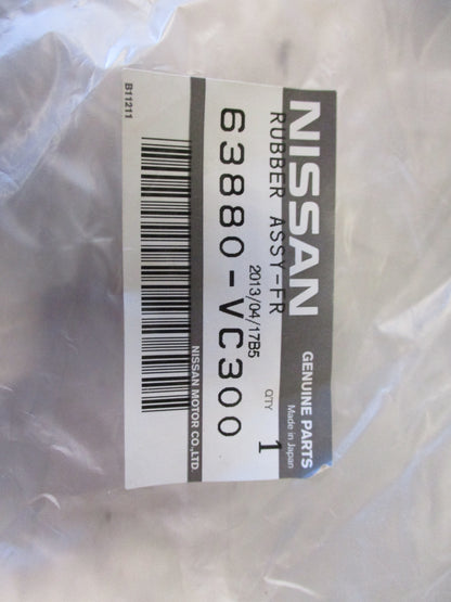 Nissan Patrol Y61 Genuine Front Left Or Right Black Flare Rubber New Part