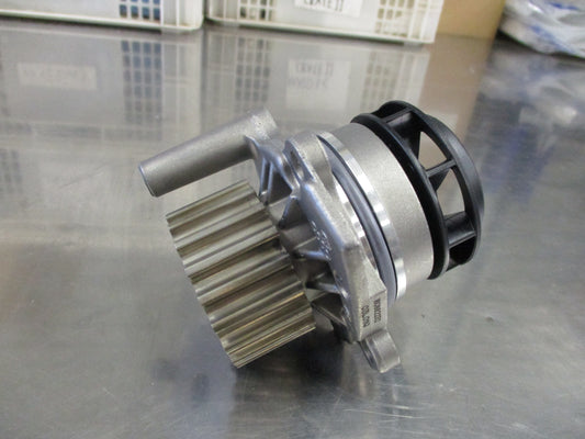 Volkswagen Amarok Genuine Water Pump and O'Ring Assembly New Part