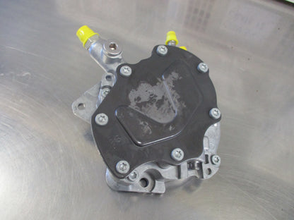 Volkswagen Transporter T5/Touareg Genuine Fuel and Vacuum Pump New Part